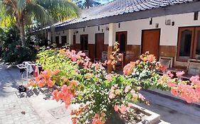 Ekas Beach Guesthouse And Restaurant